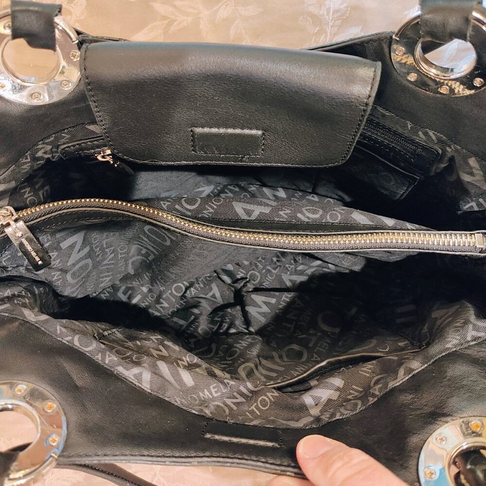 Antonion Melani Black Leather Handbag, Like New! - Picture 11 of 11